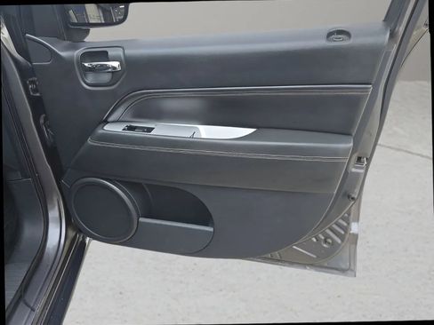 Used 2017 Jeep Compass High Altitude image 21