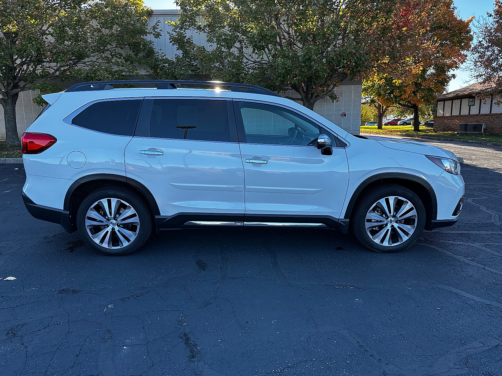 Used 2022 Subaru Ascent Touring w/ Popular Package #2A AWD/4WD image 2