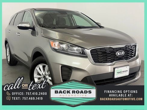 Used 2019 Kia Sorento FWD V6 image 1
