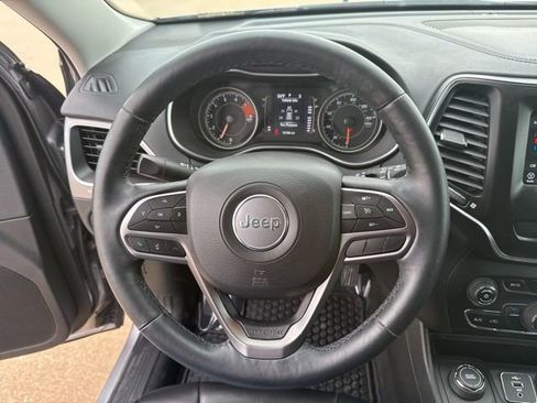 Used 2019 Jeep Cherokee Latitude Plus w/ Cold Weather Group image 15