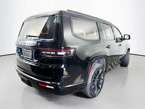 Used 2023 Jeep Grand Wagoneer Series III w/ Quick Order Packagew 28T image 7