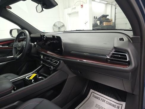 Certified 2025 Chevrolet Traverse Z71 w/ Driver Confidence Package image 31