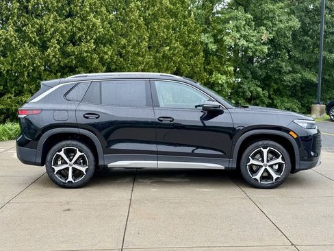 New 2025 Volkswagen Tiguan SE image 6