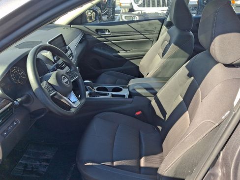 Used 2024 Nissan Altima 2.5 SV image 23