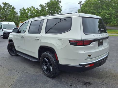 Used 2022 Jeep Wagoneer Series III w/ Flexible Seating Group image 18