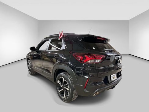 Used 2023 Chevrolet TrailBlazer RS w/ Sun and Liftgate Package AWD/4WD image 3