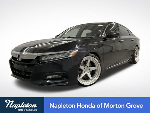 Used 2018 Honda Accord Touring image 1