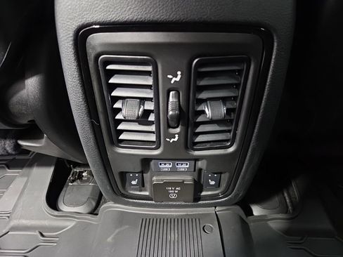 Used 2024 Dodge Durango GT AWD/4WD image 36