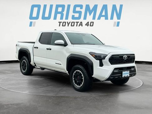 Certified 2024 Toyota Tacoma TRD Off-Road image 1