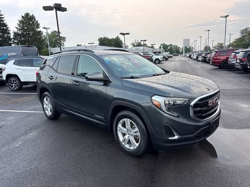 Used 2020 GMC Terrain SLE w/ Driver Convenience Package FWD image 2
