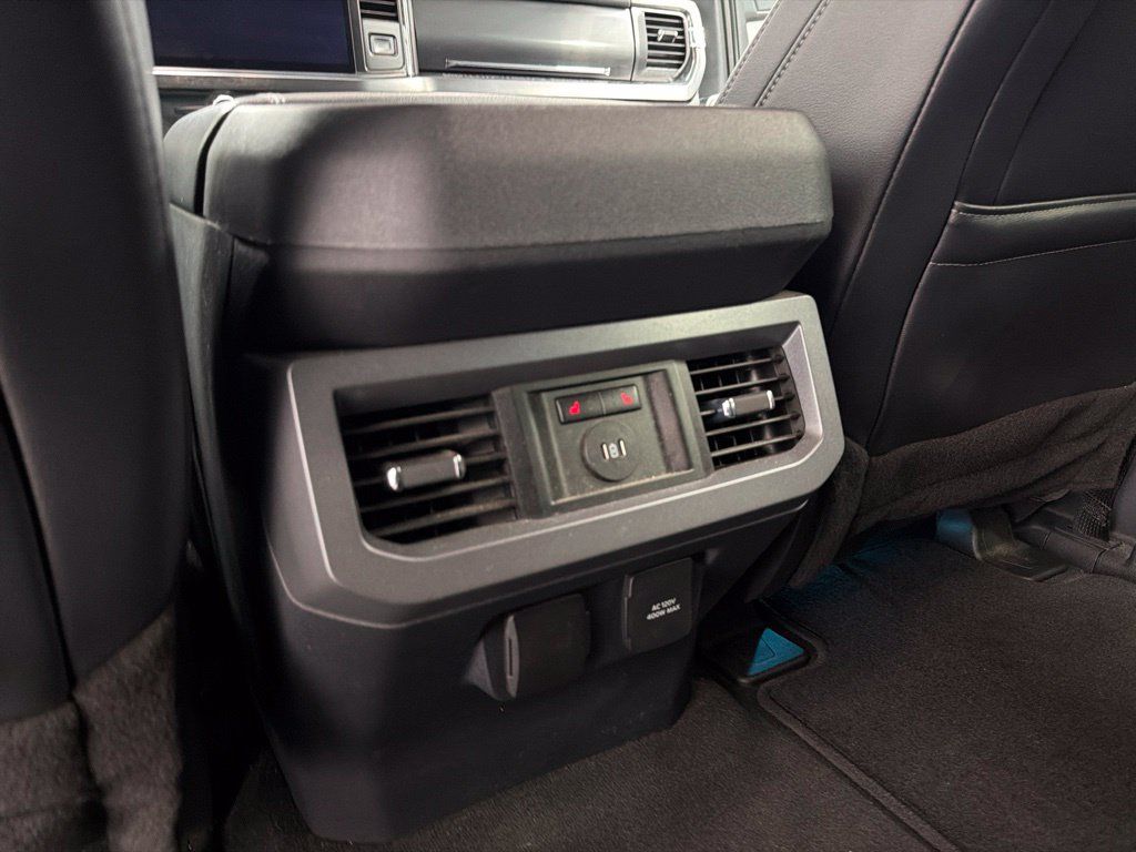 Used 2024 Ford F250 Lariat w/ Black Appearance Package AWD/4WD image 14