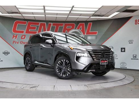 Used 2024 Nissan Rogue Platinum w/ Platinum Premium Package FWD image 1