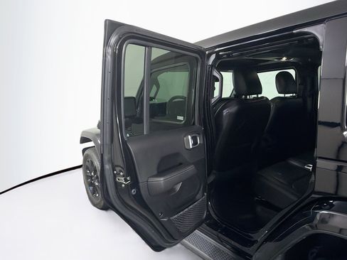 Used 2023 Jeep Wrangler Unlimited Sahara w/ Cold Weather Group AWD/4WD image 25