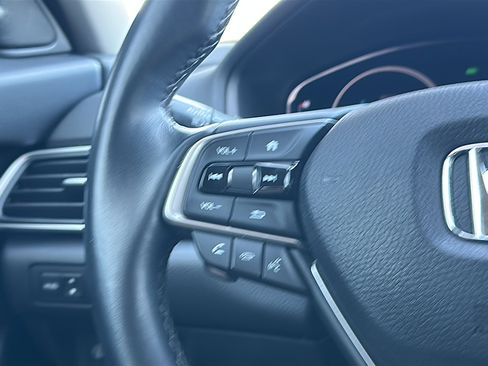 Used 2018 Honda Accord Touring image 29