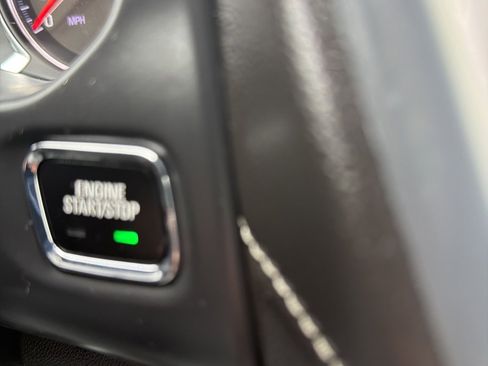 Used 2023 GMC Acadia SLT image 24