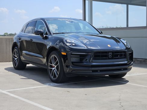 Certified 2026 Porsche Macan S AWD/4WD image 10