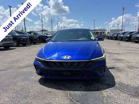Used 2024 Hyundai Elantra Limited FWD image 8