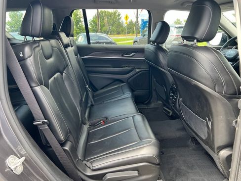 Used 2023 Jeep Grand Cherokee L Limited AWD/4WD image 23