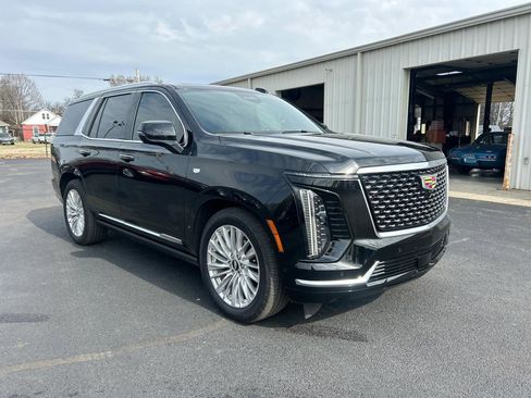 Used 2025 Cadillac Escalade Premium Luxury w/ Touring Package image 3