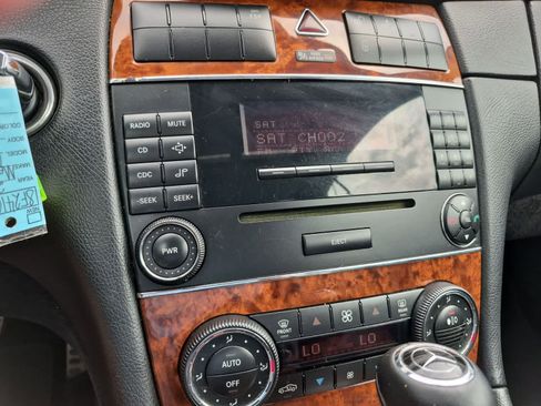 Used 2008 Mercedes-Benz CLK 350 Coupe image 29