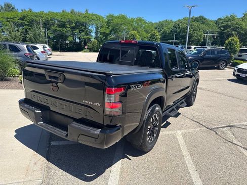 Used 2022 Nissan Frontier PRO-4X w/ Technology Package AWD/4WD image 2