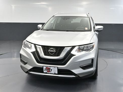 Used 2020 Nissan Rogue SV image 11