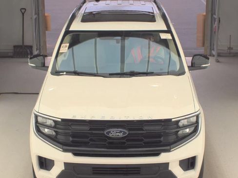 Used 2025 Ford Expedition Active RWD image 2