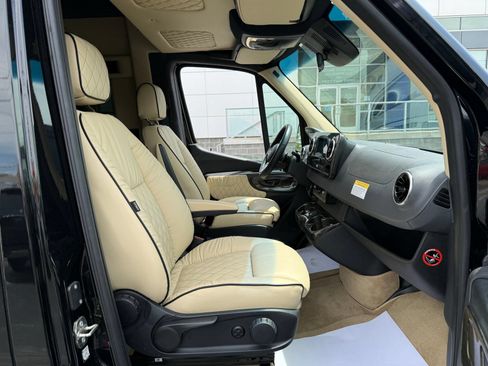 Used 2020 Mercedes-Benz Sprinter 3500 image 42