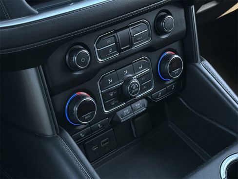 Used 2021 Chevrolet Tahoe LT image 18