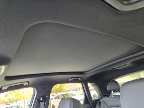 New 2025 Audi Q3 2.0T Premium image 19