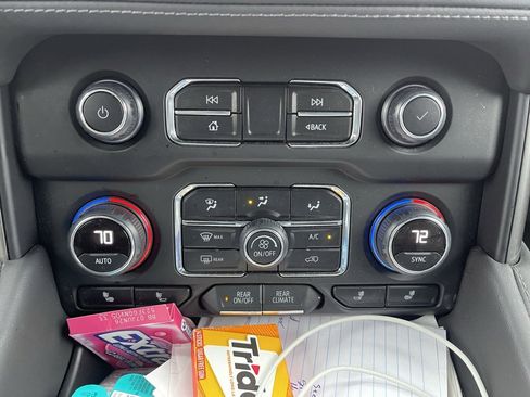 Used 2023 Chevrolet Suburban Z71 w/ Off-Road Capability Package image 15