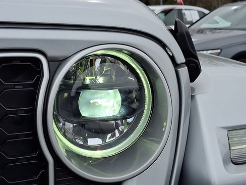 Used 2024 Jeep Wrangler Sahara w/ Safety Group image 9