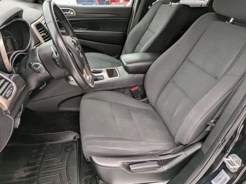 Certified 2017 Jeep Grand Cherokee Laredo image 11