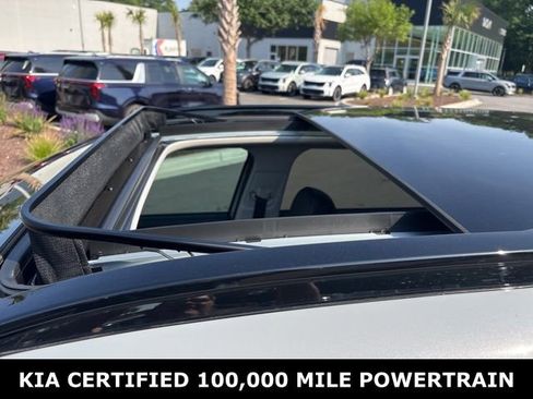 Certified 2023 Kia Sorento EX w/ Panoramic Sunroof Package FWD image 10