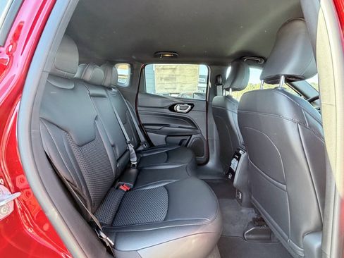 New 2026 Jeep Compass Latitude image 21