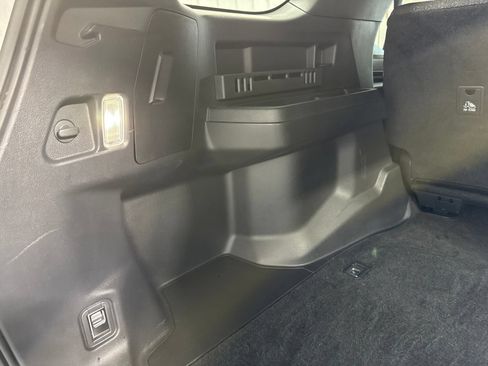 Used 2025 Toyota 4Runner SR5 AWD/4WD image 35