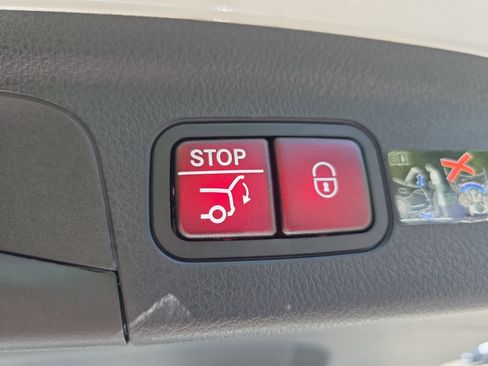 Used 2025 Mercedes-Benz GLE 53 AMG 4MATIC image 13