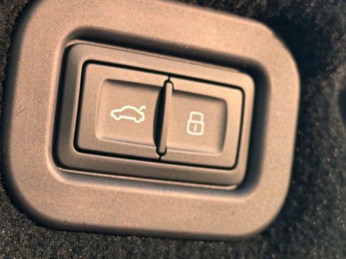 Certified 2024 Bentley Continental GT image 19