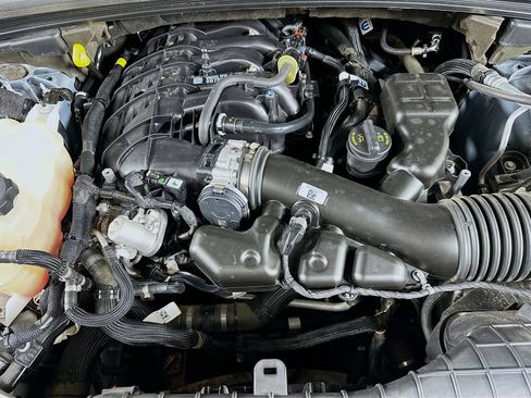 Used 2024 Jeep Grand Cherokee L Laredo image 34