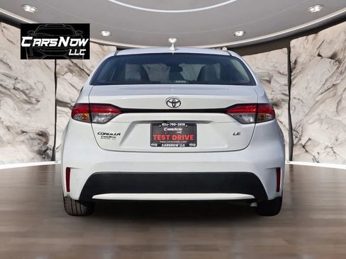 Used 2022 Toyota Corolla LE image 5