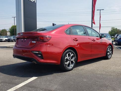Used 2019 Kia Forte LXS FWD image 3