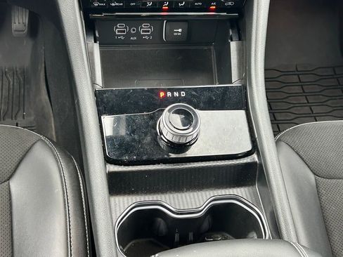 Used 2024 Jeep Grand Cherokee L Altitude AWD/4WD image 23