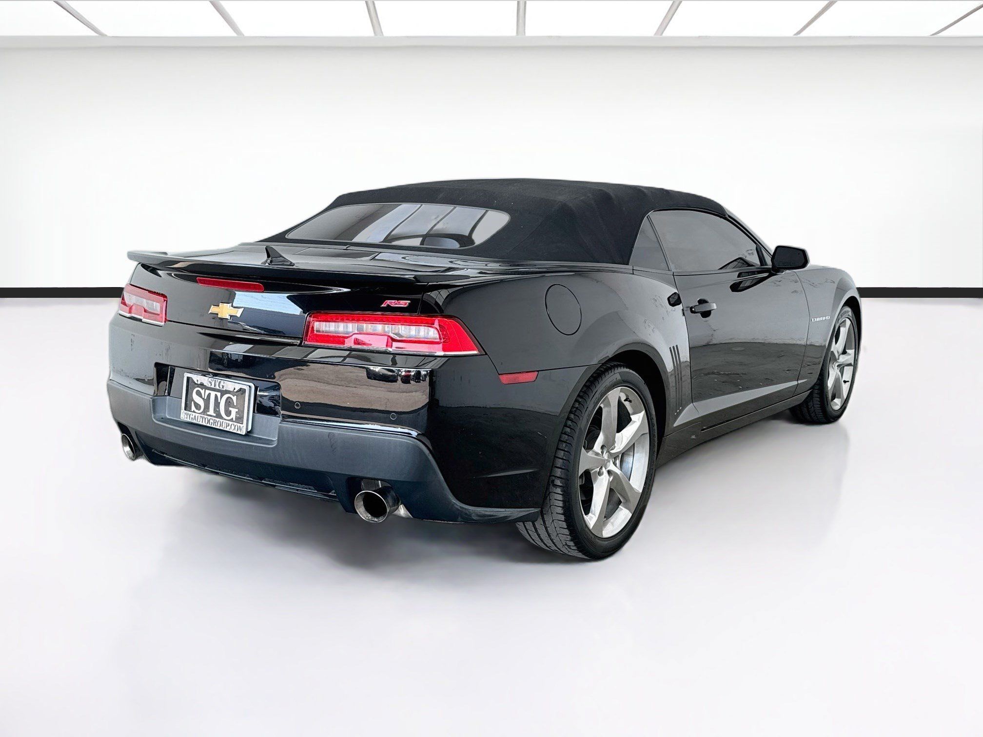 Used 2015 Chevrolet Camaro LT w/ RS Package RWD image 4