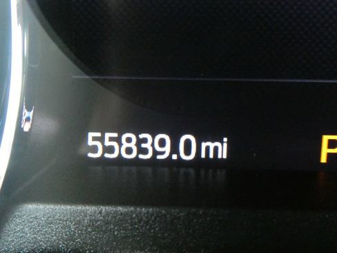 Used 2020 Ford Expedition XLT w/ Equipment Group 202A AWD/4WD image 36