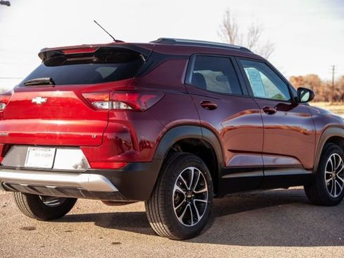 Used 2025 Chevrolet TrailBlazer LT image 5