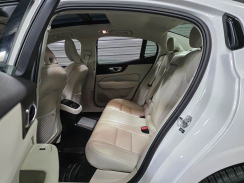 Used 2022 Volvo S60 T8 R-Design Expression w/ Advanced Package image 16