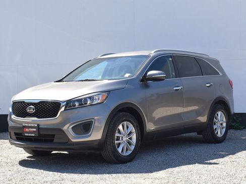Used 2016 Kia Sorento LX w/ LX Convenience Package AWD/4WD image 8