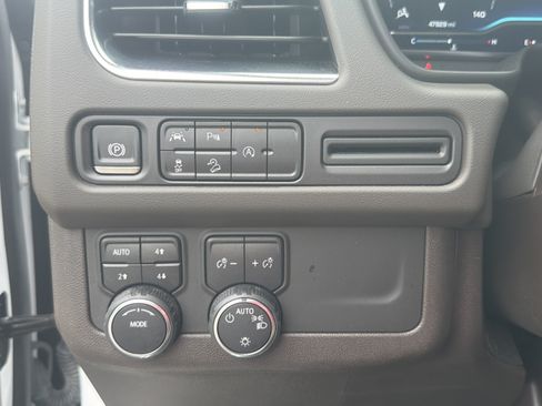 Used 2024 Chevrolet Suburban Z71 AWD/4WD image 24