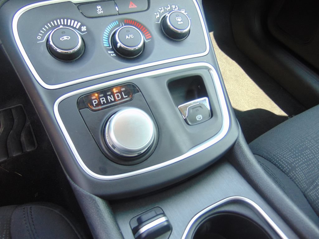 Used 2016 Chrysler 200 LX FWD image 17