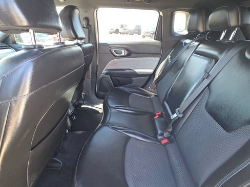 Used 2023 Jeep Compass Latitude AWD/4WD image 13